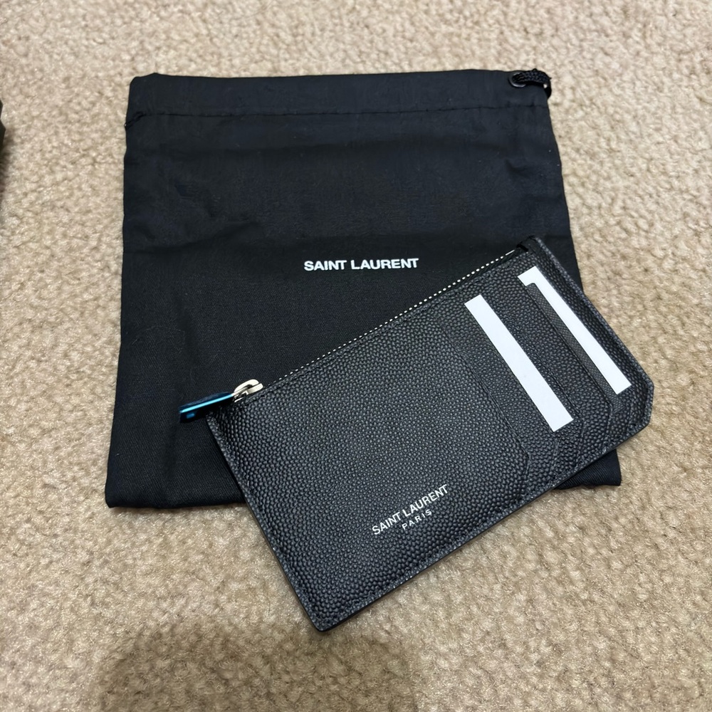 SAINT LAURENT FRAGMENTS ZIP 5 CARD CASE IN GRAINED LEATHER